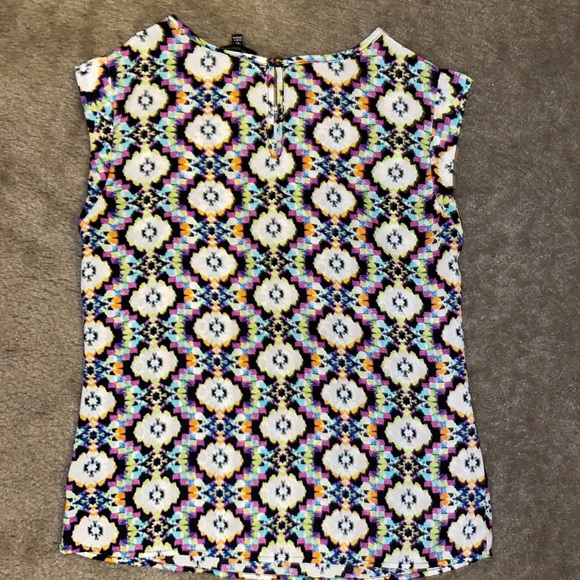 The Limited Geometric Print cap sleeved top- xs - Picture 5 of 7